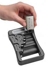 Goobay Batteritester med LCD-display for standard- og fotobatterier og alle vanlige knappceller