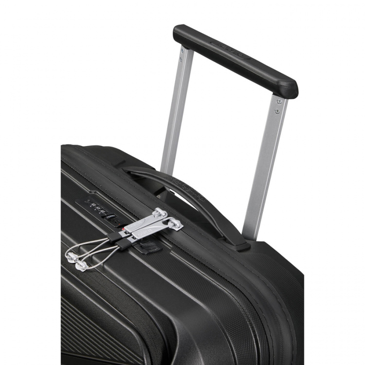 American Tourister Koffert Airconic Spinner 55/23 Onyx Black American Tourister Koffert Airconic Spinner 55/23 Onyx Black