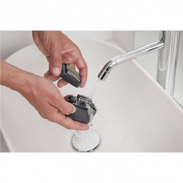 Panasonic ES-PV3B kompakt barbermaskin med 5 barberblad Panasonic ES-PV3B kompakt barbermaskin med 5 barberblad