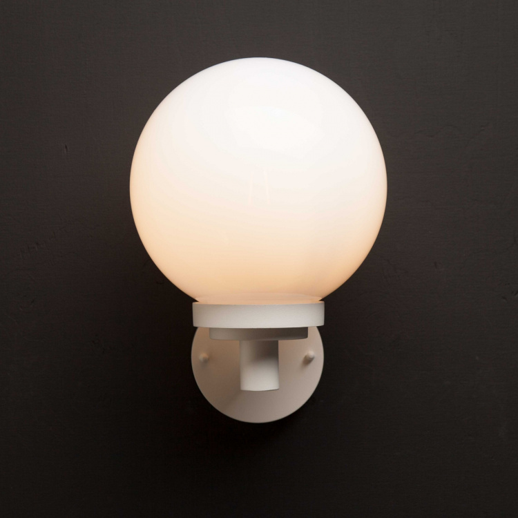 Llitt Doro Vegglampe E27 sokkel IP44 Hvit Llitt Doro Vegglampe E27 sokkel IP44 Hvit