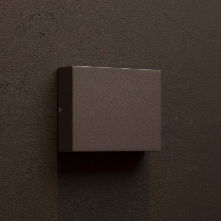 Llitt Per II Veggarmatur LED IP54 3000K 6W 430lm Antracitt Llitt Per II Veggarmatur LED IP54 3000K 6W 430lm Antracitt