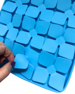 Confetti Dogs Slikkematte med bladmønster 20 x 20 cm - (PLE7364S)