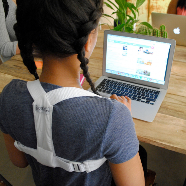 SWEDISH POSTURE Holdningsstøtte Junior 12-16 År Hvit SWEDISH POSTURE Holdningsstøtte Junior 12-16 År Hvit