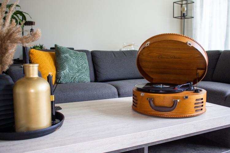 Lenco Retro platespiller med 2 innebygde høyttalere Brun