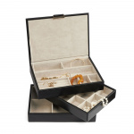 Gillian Jones Smykkeskrin i flere lag - svart Gillian Jones Smykkeskrin i flere lag - svart