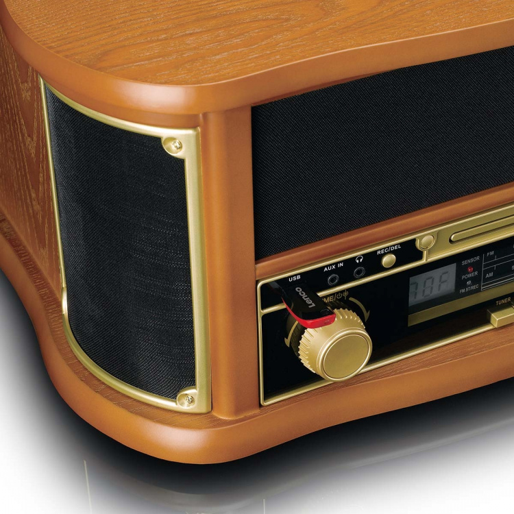 Lenco Retro platespiller i tre med Bluetooth® AM/FM-radio, USB-koding, CD-spiller, kassettspiller og innebygde høyttalere Lenco Retro platespiller i tre med Bluetooth® AM/FM-radio, USB-koding, CD-spiller, kassettspiller og innebygde høyttalere