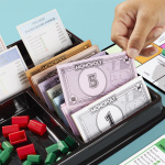 Hasbro gaming Brettspill Monopoly Classic 90th Year Edition (SE) Hasbro gaming Brettspill Monopoly Classic 90th Year Edition (SE)