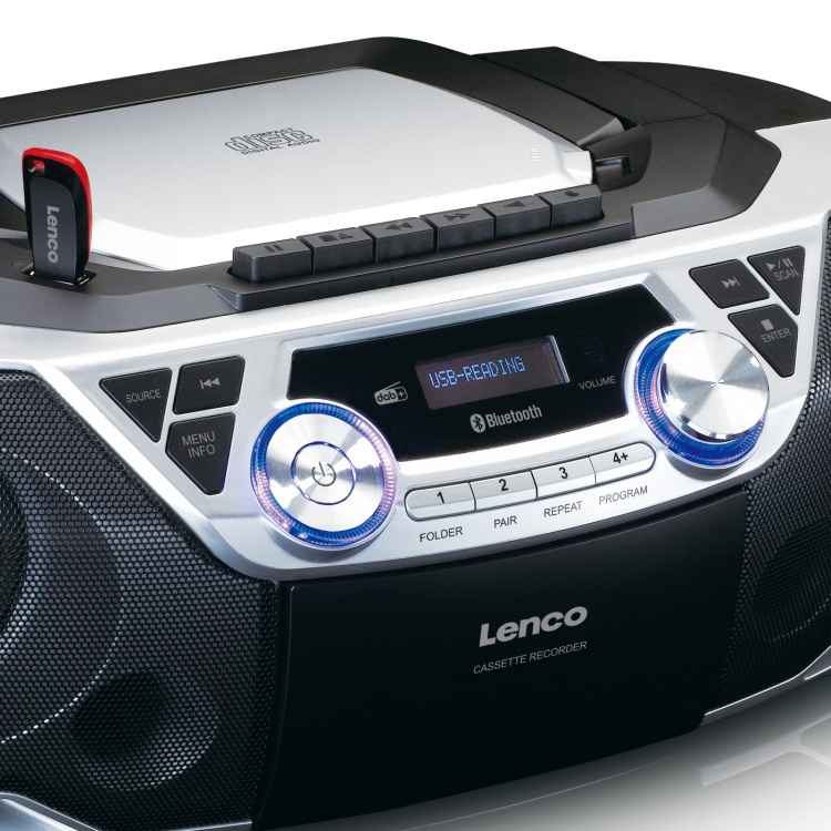 Lenco Bærbar Boombox med DAB+/FM-radio, Bluetooth®, CD, kassettopptaker og USB-spiller Sølv