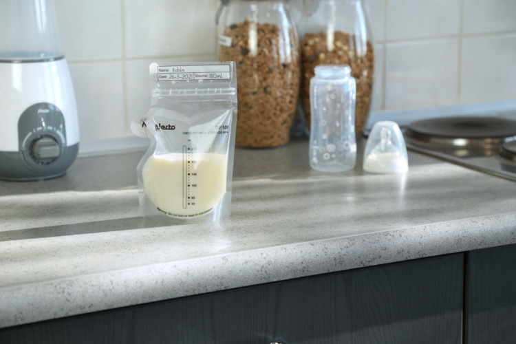 Alecto Oppbevaringsposer for morsmelk 220 ml, 100 stk