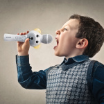 Lenco Karaokemikrofon med Bluetooth® SD-spor lys Aux-utgang Hvit Lenco Karaokemikrofon med Bluetooth® SD-spor lys Aux-utgang Hvit