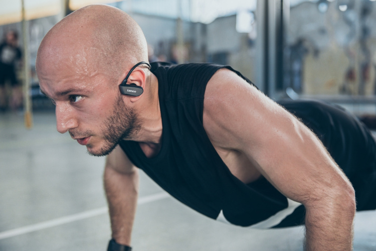 Lenco Bluetooth® vanntette sportshodetelefoner med 8 GB MP3-spiller Svart Lenco Bluetooth® vanntette sportshodetelefoner med 8 GB MP3-spiller Svart