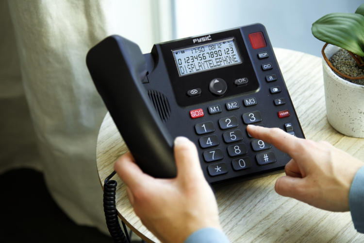 Fysic Telefon med stor knapp og display for seniorer Svart