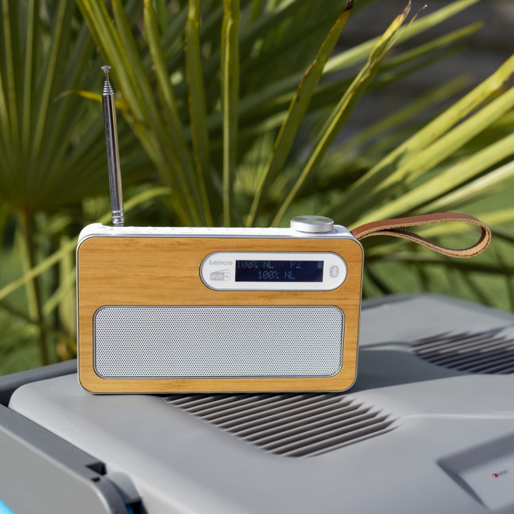 Lenco Bærbar DAB+/ FM-radio med Bluetooth® Bamboo White Lenco Bærbar DAB+/ FM-radio med Bluetooth® Bamboo White