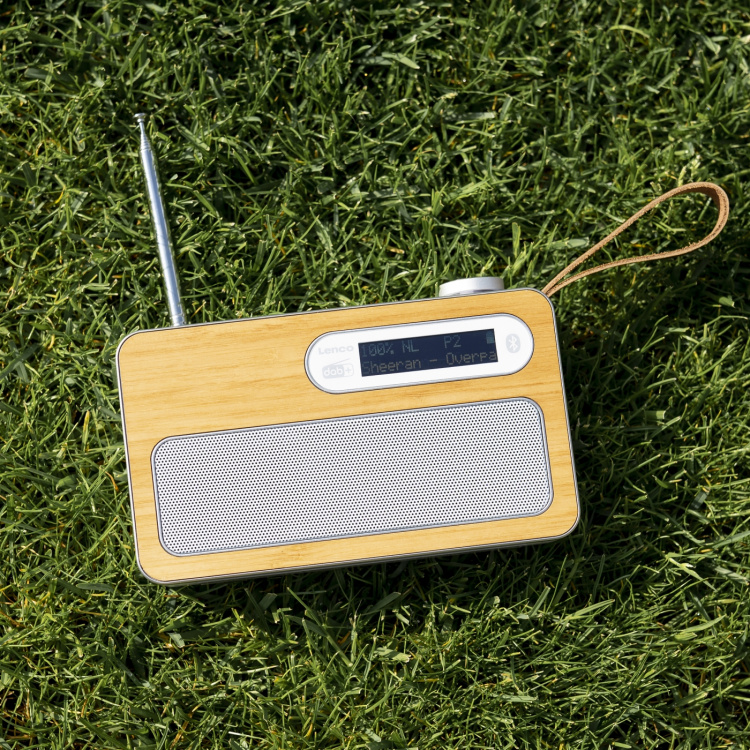Lenco Bærbar DAB+/ FM-radio med Bluetooth® Bamboo White Lenco Bærbar DAB+/ FM-radio med Bluetooth® Bamboo White