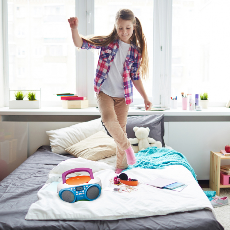 Lenco Bærbar FM-radio og CD/USB-spiller Flerfarget