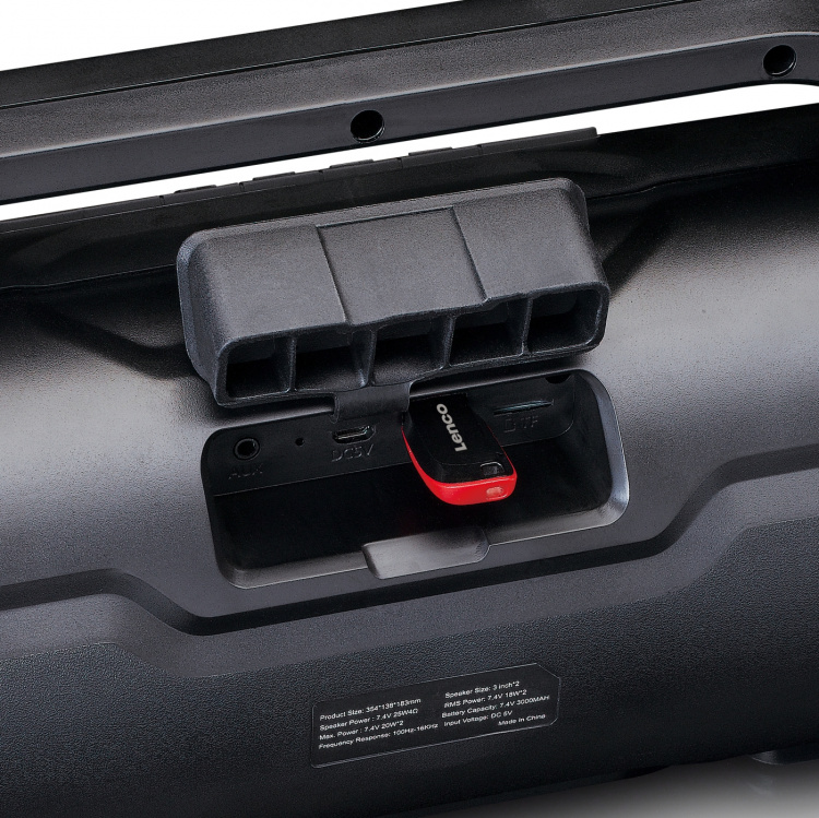 Lenco Sprutsikker Bluetooth®-høyttaler med FM-radio, USB, SD og festlys Svart Lenco Sprutsikker Bluetooth®-høyttaler med FM-radio, USB, SD og festlys Svart