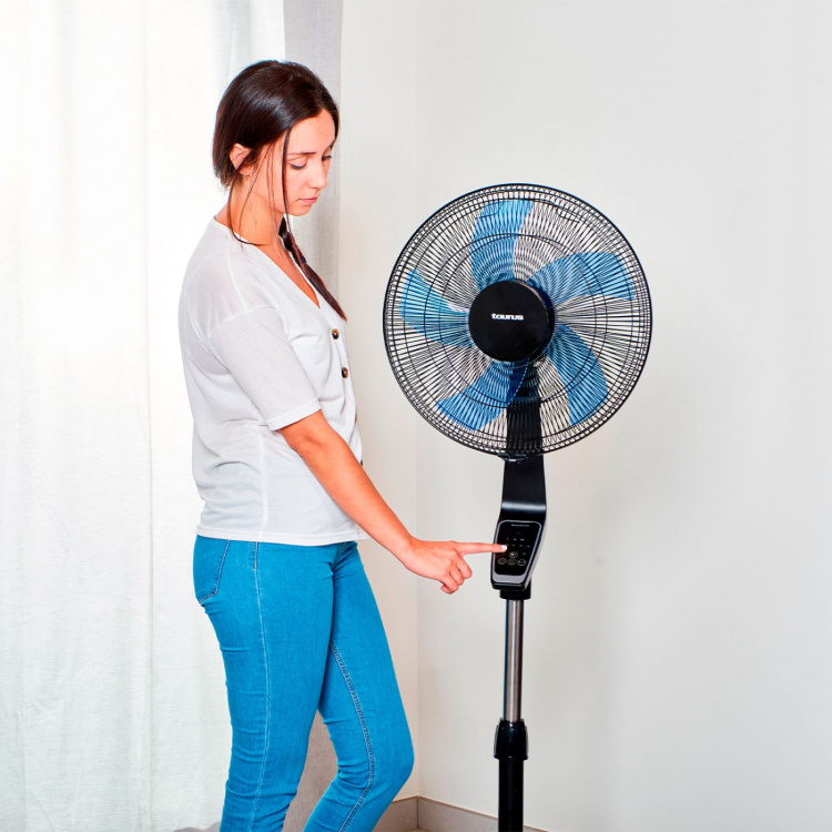 Taurus Vifte Boreal 16cr Digital Pedistal Svart 40cm