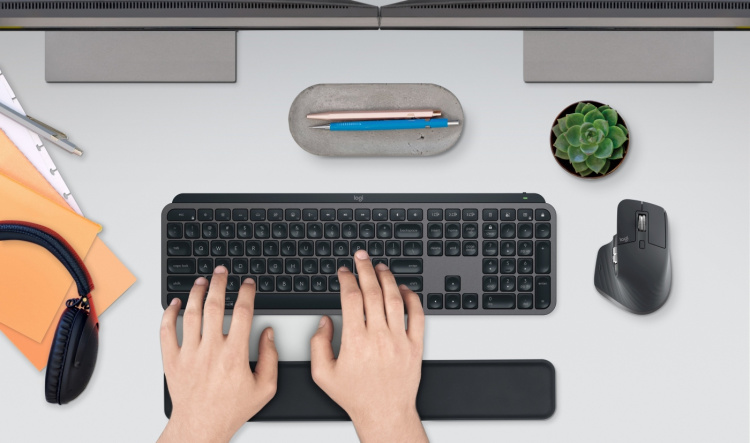 Logitech MX Keys S Combo – tastatur og mus med håndleddstøtte, grafittgrå. Se