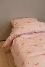 BrandMac Sengetøy – voksenstørrelse 140 x 200 cm – rosa sløyfe (1029587)